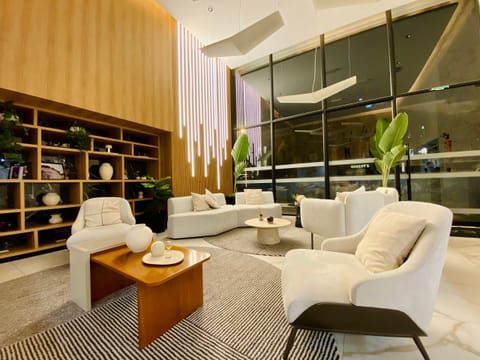 Classic Apartment | Lobby