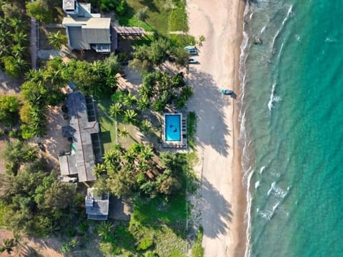 Deluxe Double Room, Balcony, Ocean View | Beach