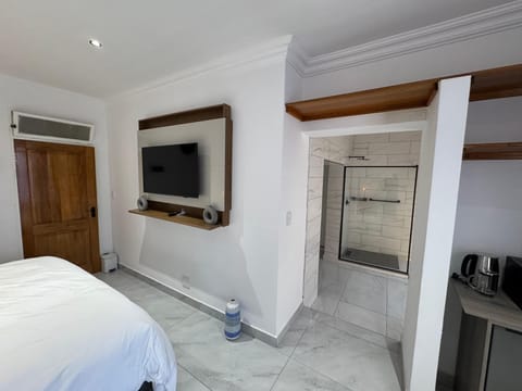 Studio Suite | Free WiFi