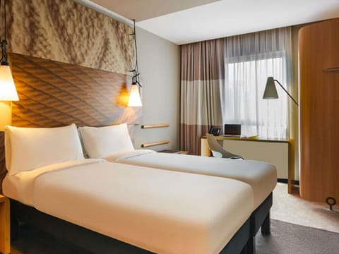 Standard Room, 2 Twin Beds | Pillowtop beds, desk, laptop workspace, soundproofing