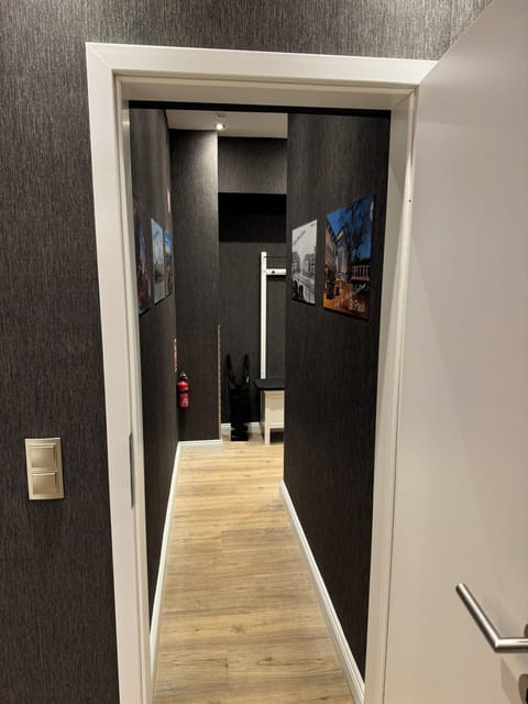 Deluxe Suite, City View | Interior