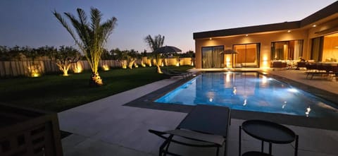 10 outdoor pools