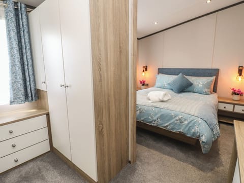 2 bedrooms, WiFi (free), individually decorated, individually furnished