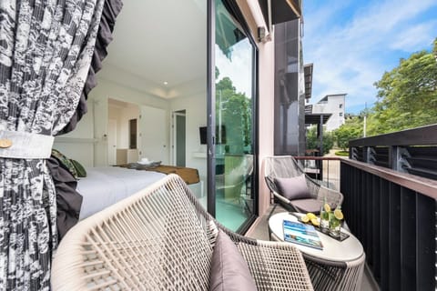 House, Balcony, Park View | In-room safe, iron/ironing board (on request), WiFi (free)