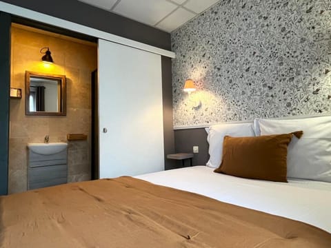 Superior Double Room, City View | Iron/ironing board, free WiFi