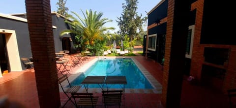 10 outdoor pools