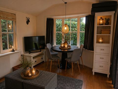 House | Dining
