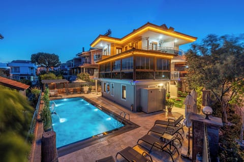 Seasonal outdoor pool, pool umbrellas, sun loungers