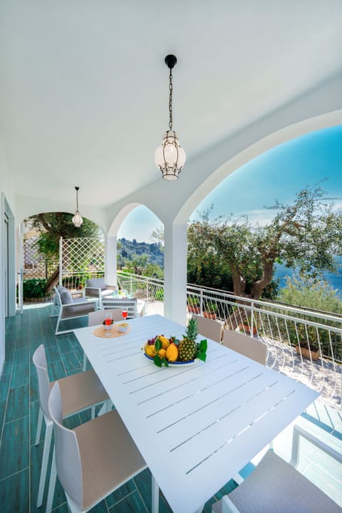 Comfort Apartment, Sea View | Outdoor dining