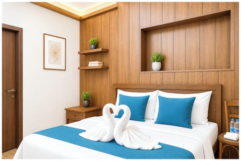 Hypo-allergenic bedding, desk, soundproofing, free WiFi