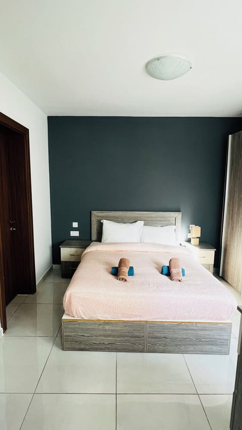 Free minibar items, in-room safe, iron/ironing board, free WiFi