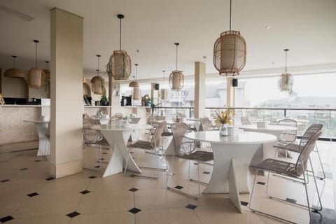 Luxury Apartment, 1 Bedroom, City View | Dining