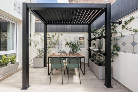 Superior Studio, Terrace | Outdoor dining