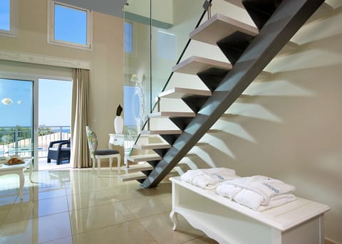 Minibar, in-room safe, individually decorated, individually furnished