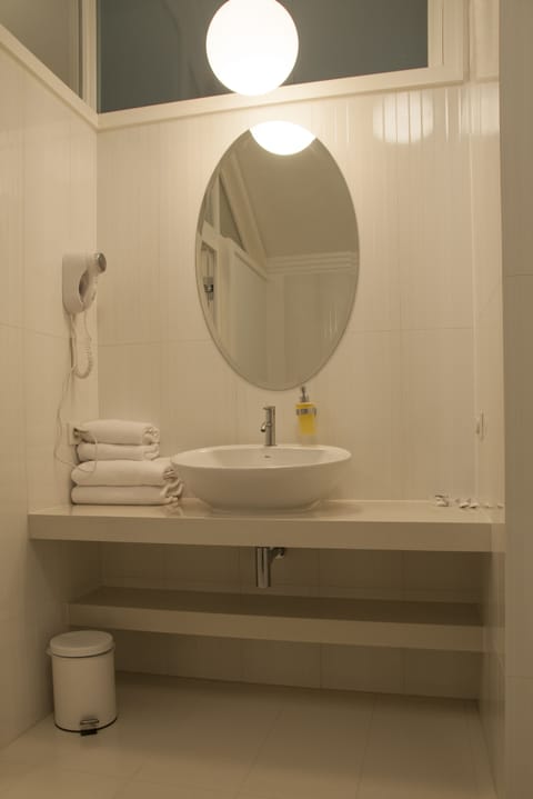 Apartment, 1 Bedroom, Balcony | Bathroom | Free toiletries, hair dryer, towels