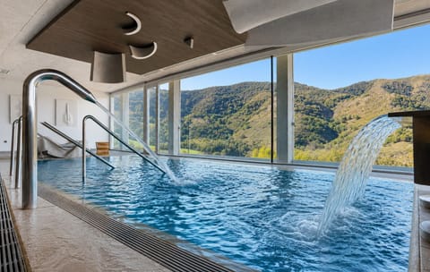 Sauna, body treatments, facials, massages