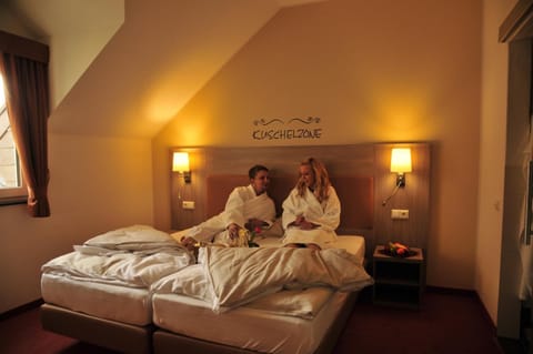 In-room safe, desk, soundproofing, cribs/infant beds