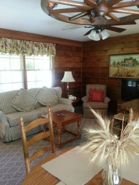 Cabin, 1 Bedroom | Living area | TV