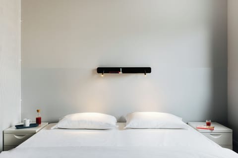 Double Room, 1 Double Bed, Private Bathroom | Down comforters, free WiFi, bed sheets, wheelchair access