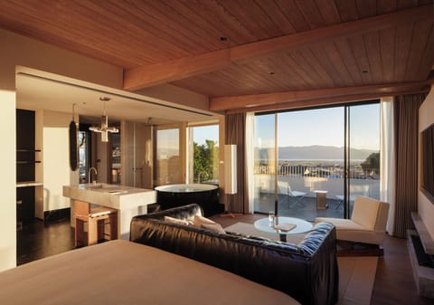 Luxury Suite, City View | Premium bedding, memory foam beds, minibar (free items), desk