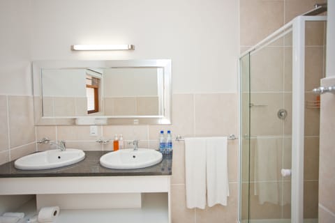 Superior King | Bathroom | Shower, hair dryer, bathrobes, slippers