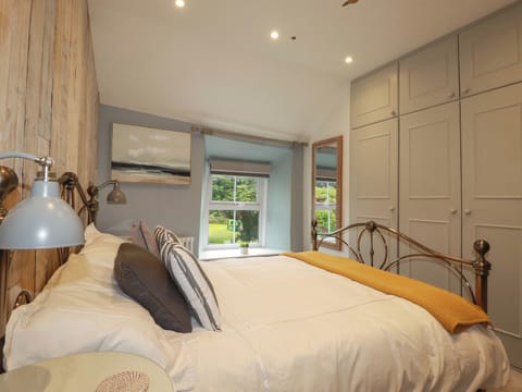 5 bedrooms, WiFi (free), individually decorated, individually furnished