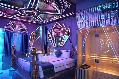 Design Suite | Individually decorated, individually furnished, free WiFi, bed sheets