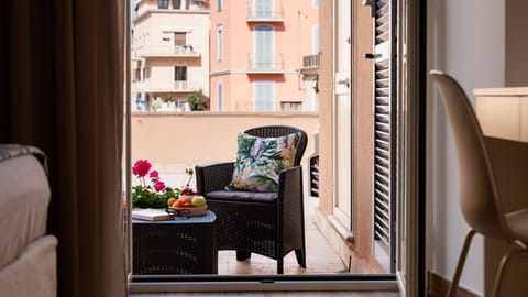 Comfort Room 2 | Interior