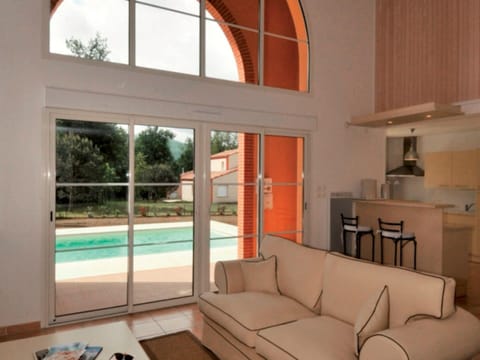 Villa | Living room | Fireplace