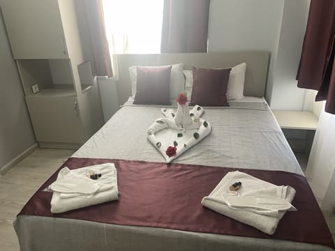 In-room safe, free WiFi