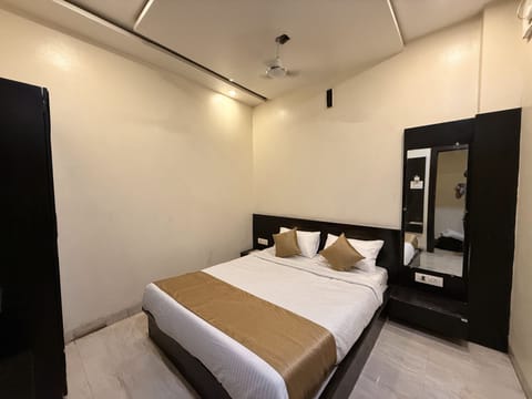 Deluxe Double Room, City View | Soundproofing, WiFi (free)