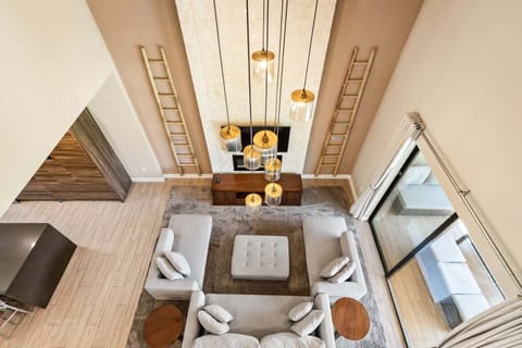 Townhome, Multiple Beds (MVR101-3088-3-G) | Living area