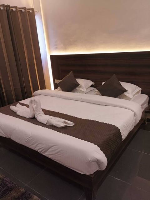 Deluxe Double Room, Desert View | Free WiFi