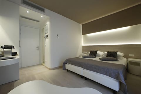 Superior Double or Twin Room | In-room safe, desk, soundproofing, free WiFi