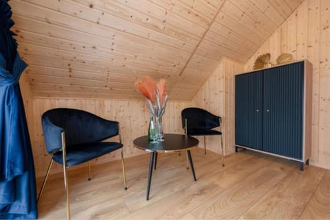 House | 2 bedrooms, individually furnished, bed sheets