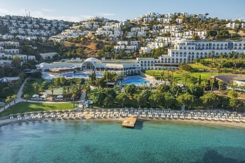 Private beach, free beach cabanas, sun loungers, beach umbrellas