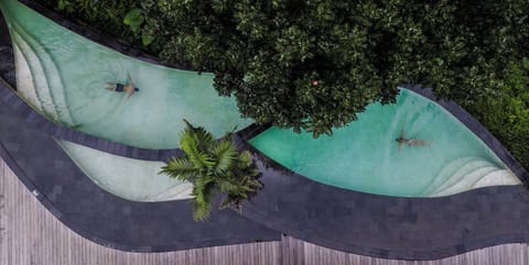3 outdoor pools