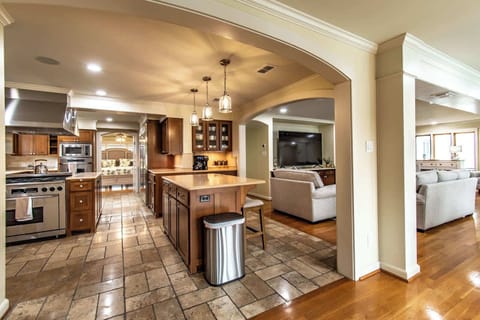 House, Multiple Beds, Pool Access, Ocean View (5201 Ocean Drive) | Interior