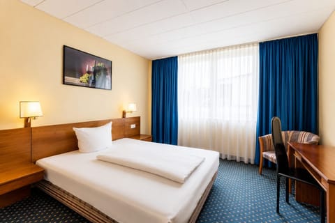 Standard Single Room, Garden View | Desk, laptop workspace, WiFi (free)