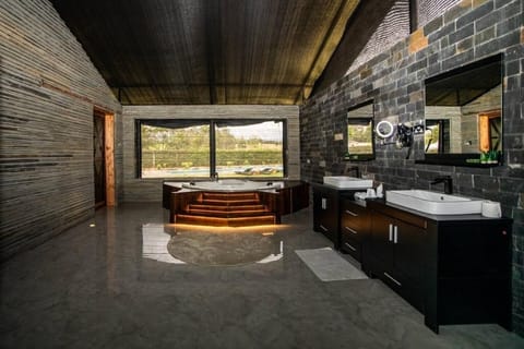 Presidential Suite, Mountain View | Bathroom | Slippers