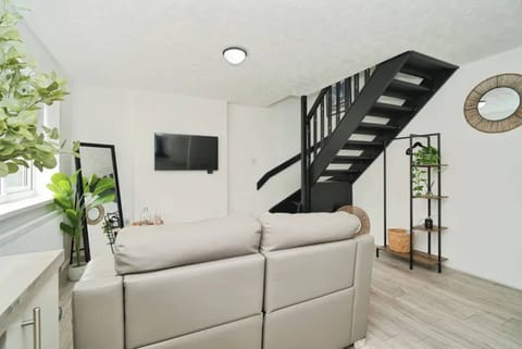 House, 2 Bedrooms | Living room