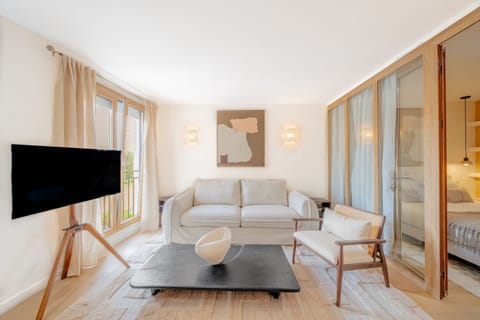 Apartment | 1 bedroom, laptop workspace, iron/ironing board, bed sheets