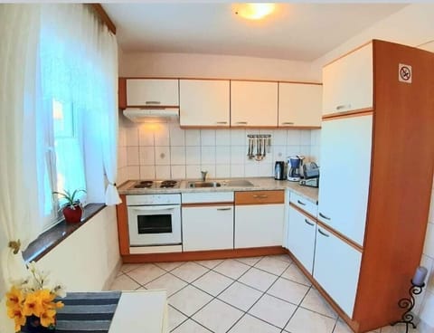 House | Private kitchen | Espresso maker, coffee/tea maker, fridge, microwave