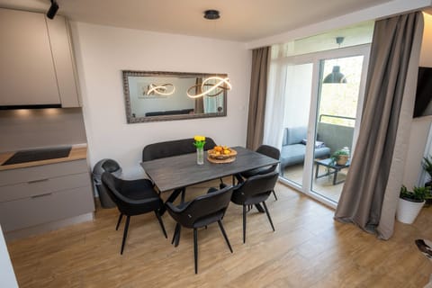 Apartment (A1) | Dining