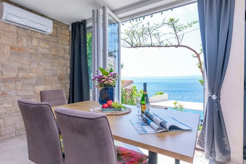 Apartment (A1) | Dining