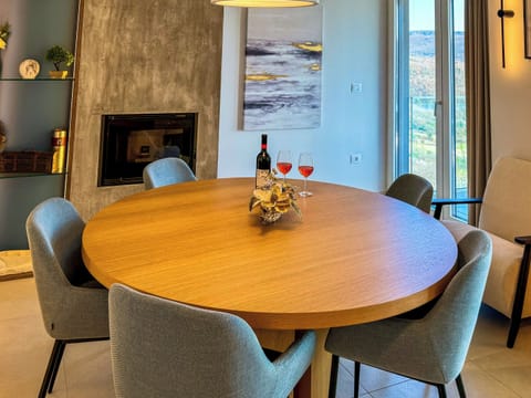 Apartment (A1) | Dining