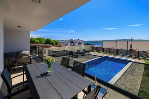 Villa | Terrace/patio