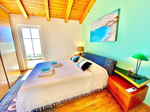Villa | Laptop workspace, iron/ironing board, free WiFi