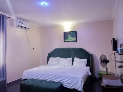Superior Single Room, 1 Large Twin Bed | Laptop workspace, free WiFi