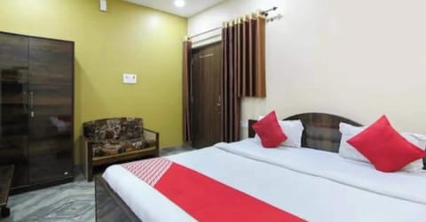 Deluxe Double Room, City View | Desk, free WiFi